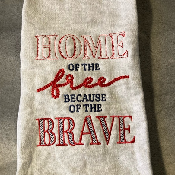 🏠( bundle any 3 w/🏠for $20) Hobby Lobby Red and Blue Kitchen Linens Collection - Picture 2 of 3